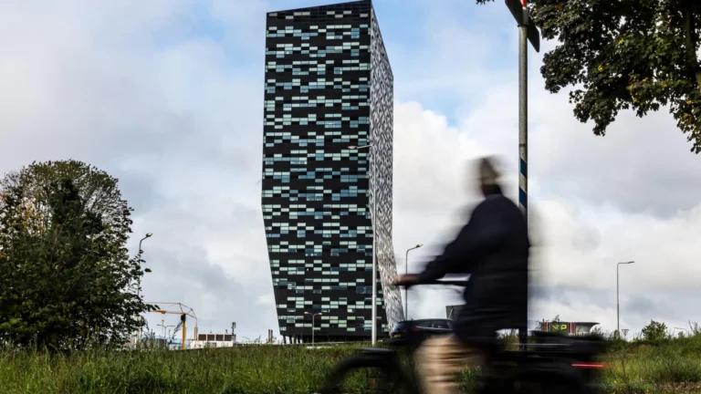 Pequim flexibiliza exportações pela Nexperia para aliviar crise nos ‘chips’